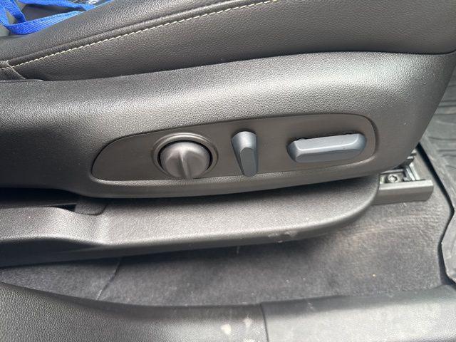 2024 Chevrolet Traverse AWD LT Leather