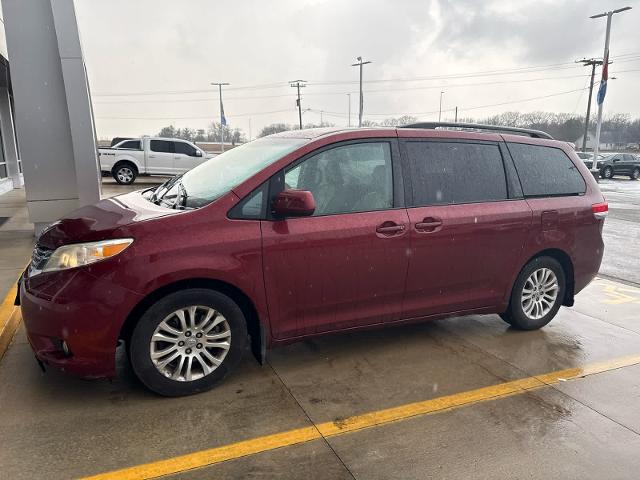 2013 Toyota Sienna XLE 8 Passenger for sale in Monticello, IL