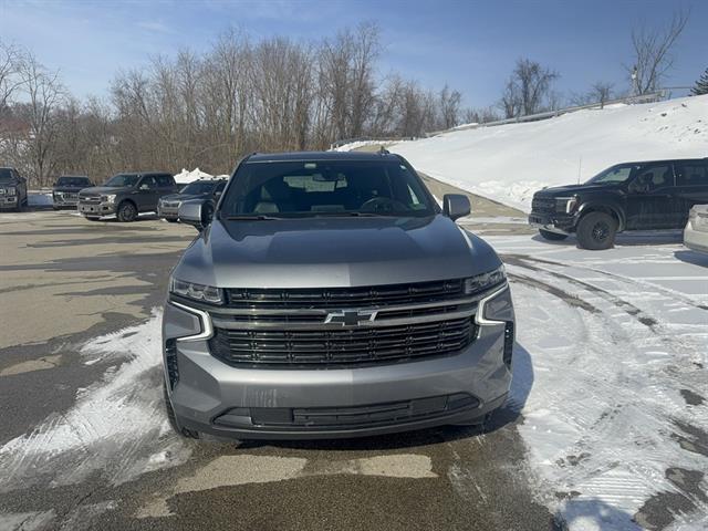 2022 Chevrolet Suburban 4WD RST