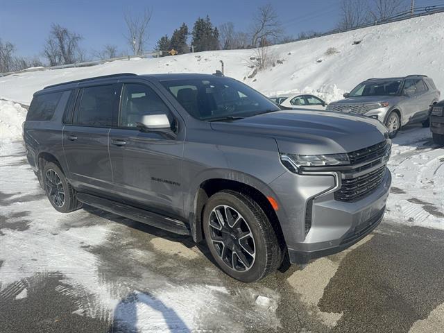 2022 Chevrolet Suburban 4WD RST