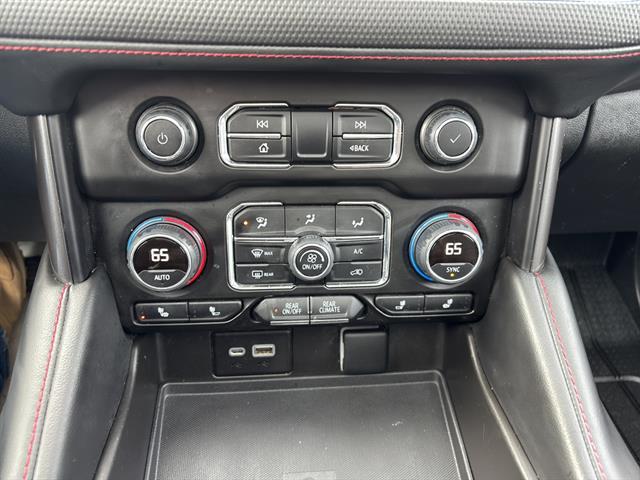 2022 Chevrolet Suburban 4WD RST