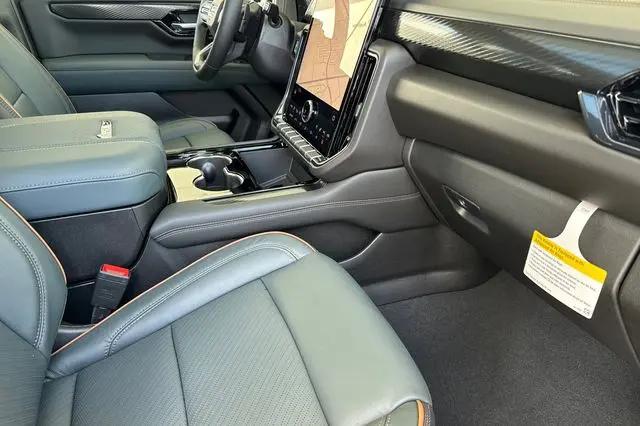 2026 GMC Yukon XL 4WD AT4
