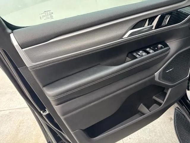 2026 Jeep Grand Wagoneer Upland 4x4
