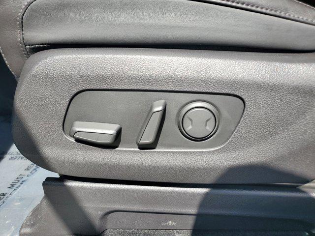 2023 Kia Carnival MPV LX Seat Package
