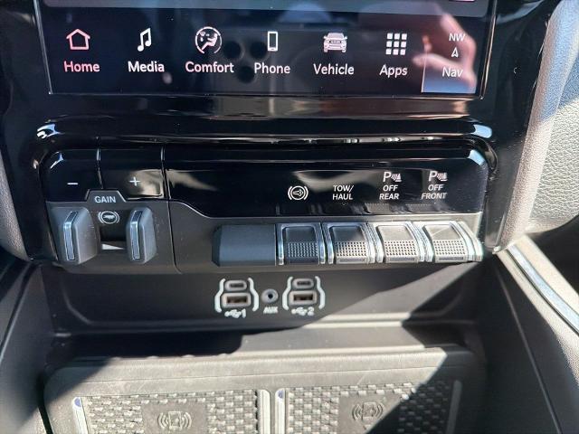 2025 Ram 3500 Laramie Crew Cab 4x4 8' Box