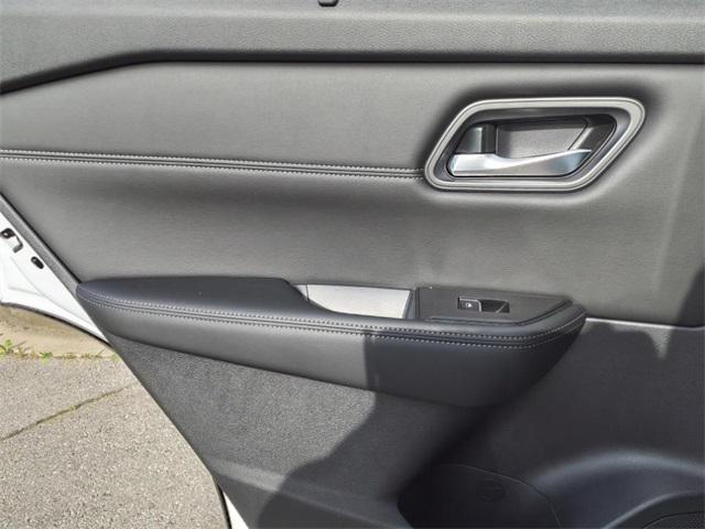 2024 Nissan Rogue SL FWD