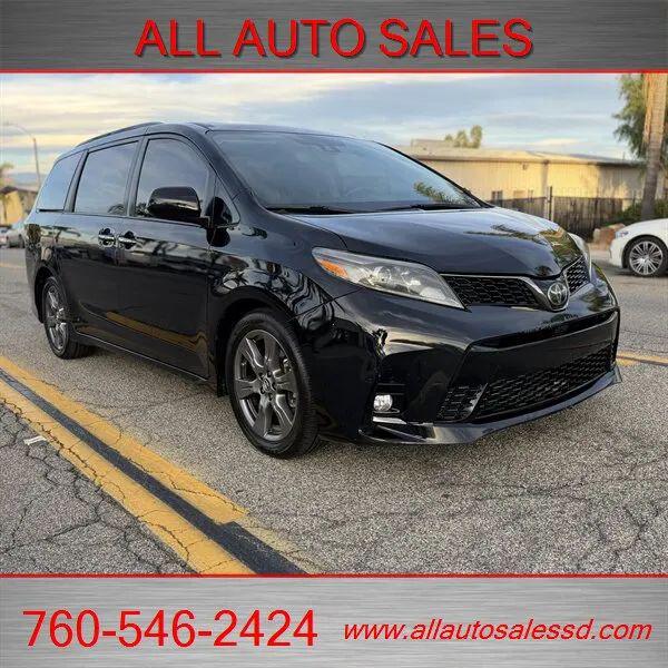 2018 Toyota Sienna SE 8 Passenger