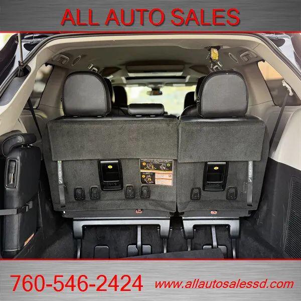 2018 Toyota Sienna SE 8 Passenger