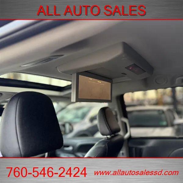 2018 Toyota Sienna SE 8 Passenger