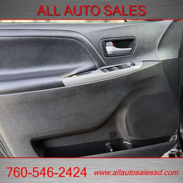 2018 Toyota Sienna SE 8 Passenger