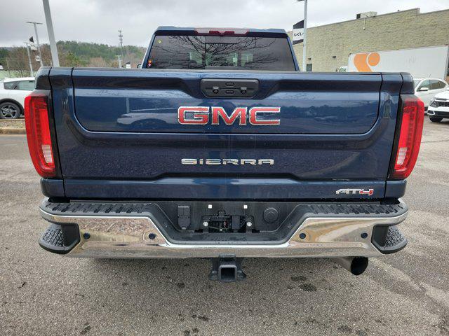 2022 GMC Sierra 2500HD 4WD Crew Cab Standard Bed AT4