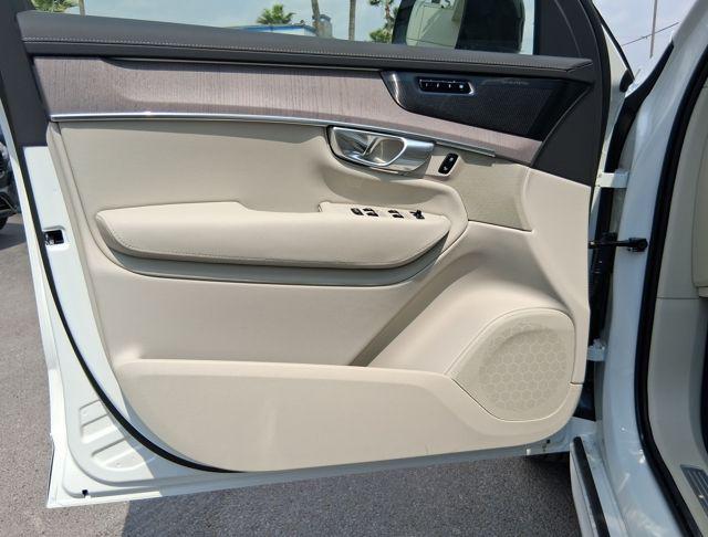 2026 Volvo XC90 Plug-In Hybrid Ultra Dark Theme, T8 AWD, Electric/Gasoline, 7 Seats