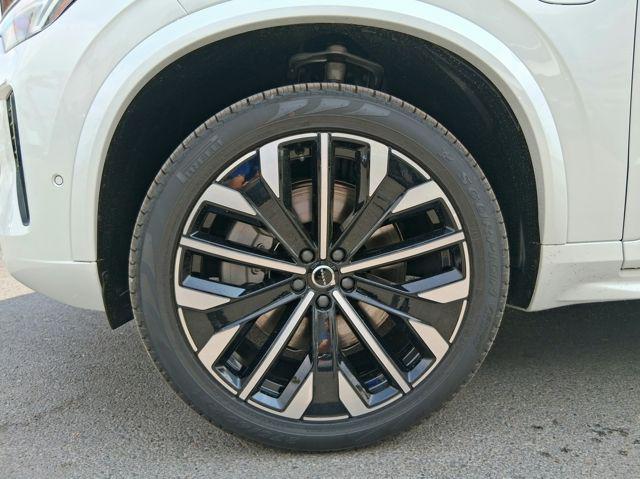 2026 Volvo XC90 Plug-In Hybrid Ultra Dark Theme, T8 AWD, Electric/Gasoline, 7 Seats