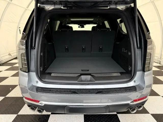 2026 Chevrolet Suburban Premier, 4WD