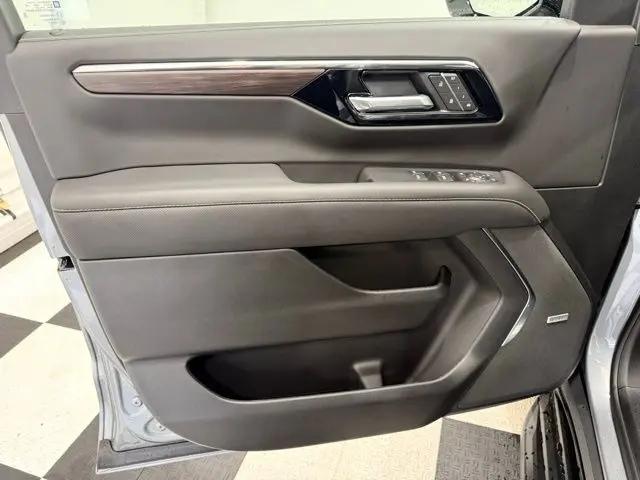 2026 Chevrolet Suburban Premier, 4WD