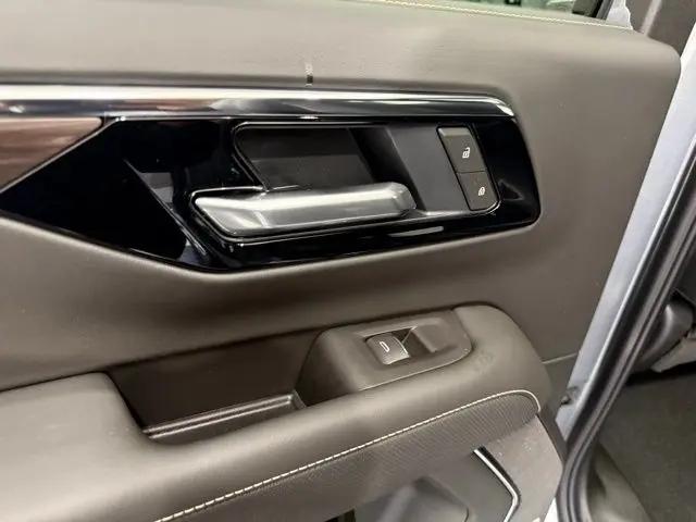 2026 Chevrolet Suburban Premier, 4WD