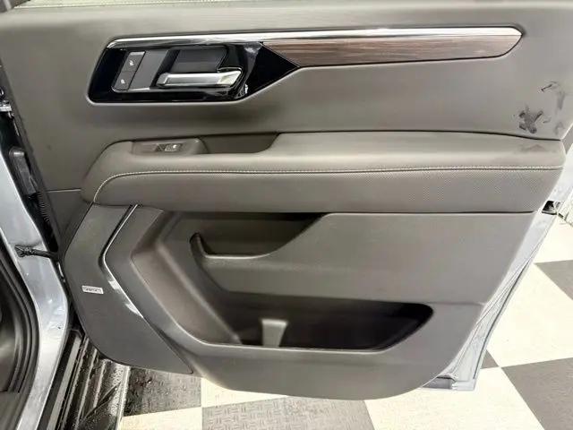 2026 Chevrolet Suburban Premier, 4WD
