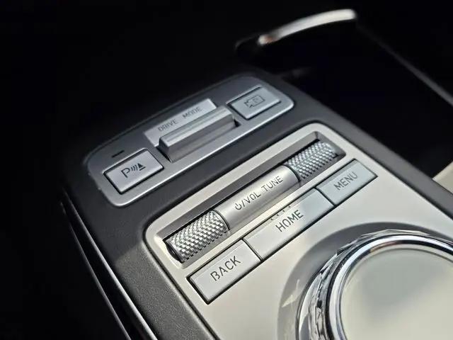2025 Genesis GV70 2.5T AWD