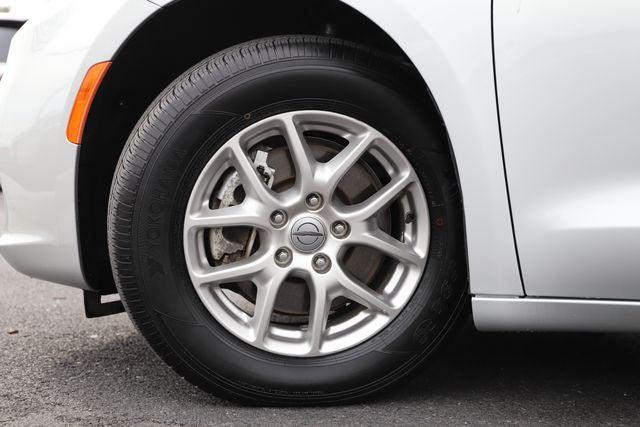 2024 Chrysler Pacifica Touring L 2024 Chrysler Pacifica Touring L