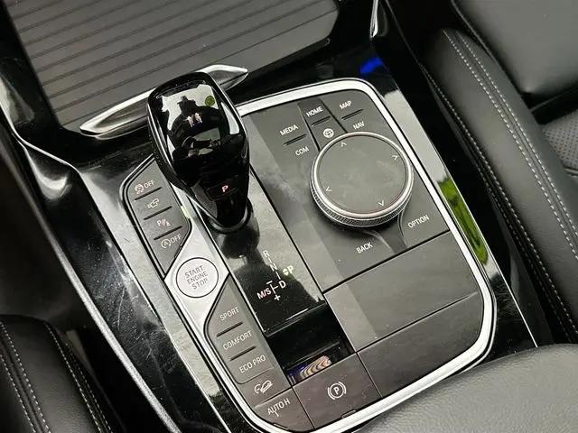 2025 BMW X4 xDrive30i