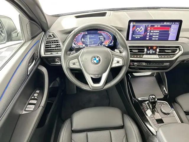 2025 BMW X4 xDrive30i