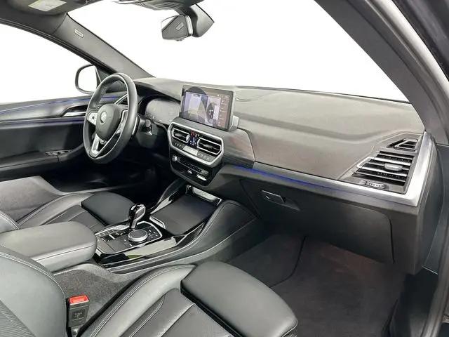 2025 BMW X4 xDrive30i