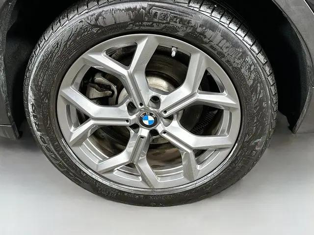 2025 BMW X4 xDrive30i