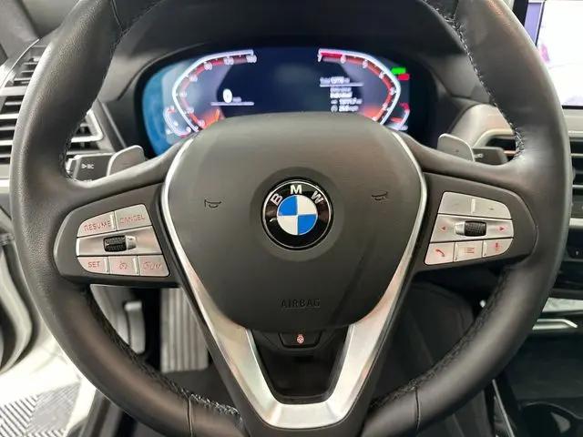 2025 BMW X4 xDrive30i