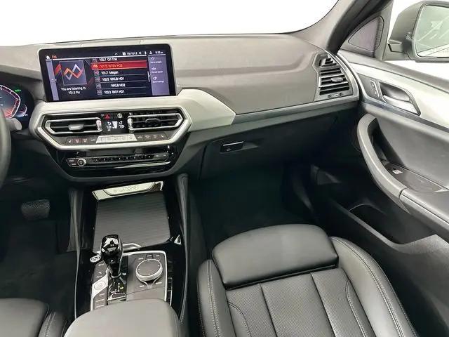 2025 BMW X4 xDrive30i