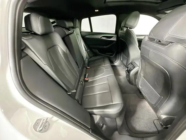 2025 BMW X4 xDrive30i