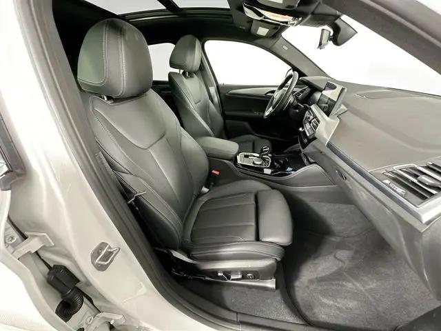 2025 BMW X4 xDrive30i