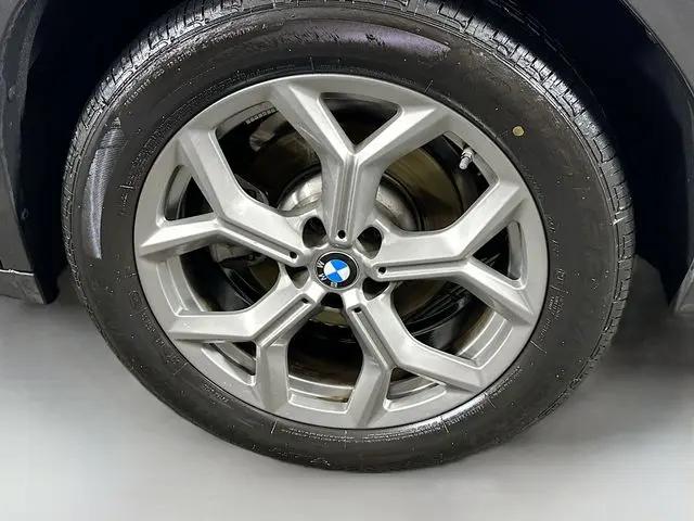 2025 BMW X4 xDrive30i