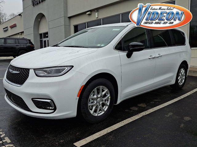 2026 Chrysler Pacifica Select for sale in Newtown Square, PA