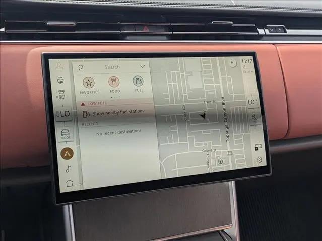 2026 Land Rover Range Rover P615 SV