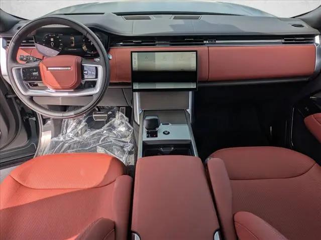 2026 Land Rover Range Rover P615 SV
