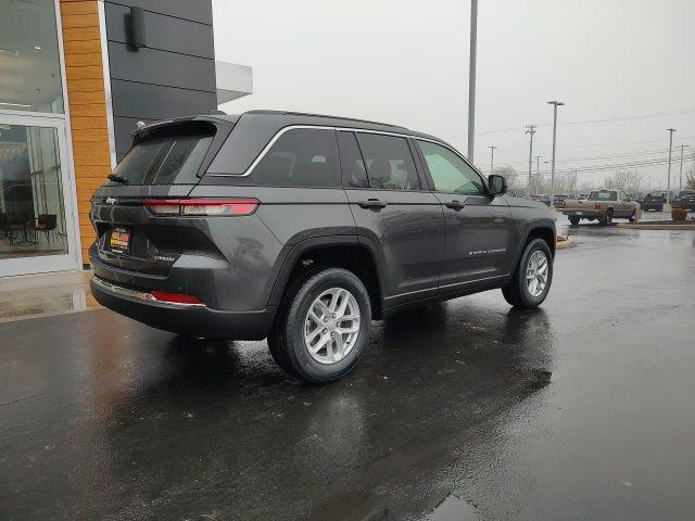 2026 Jeep Grand Cherokee Laredo 4x4