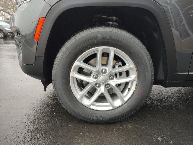 2026 Jeep Grand Cherokee Laredo 4x4