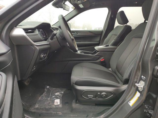 2026 Jeep Grand Cherokee Laredo 4x4