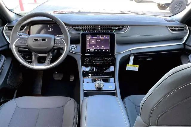 2026 Jeep Grand Cherokee Altitude 4x4