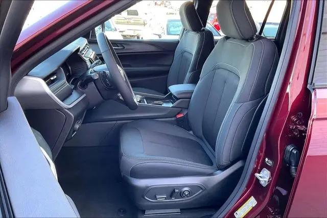 2026 Jeep Grand Cherokee Altitude 4x4