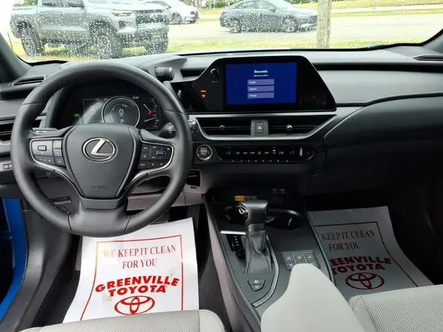 2024 Lexus UX 250h Premium