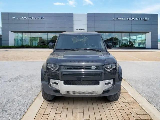 2025 Land Rover Defender 110 P300