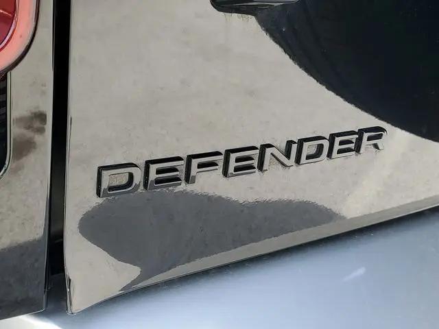 2025 Land Rover Defender 110 P300