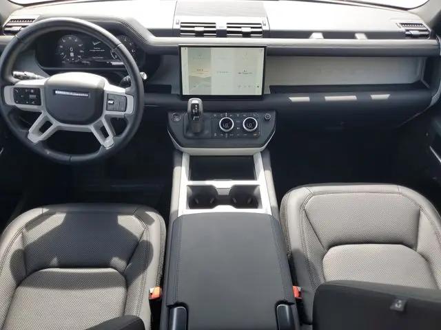 2025 Land Rover Defender 110 P300