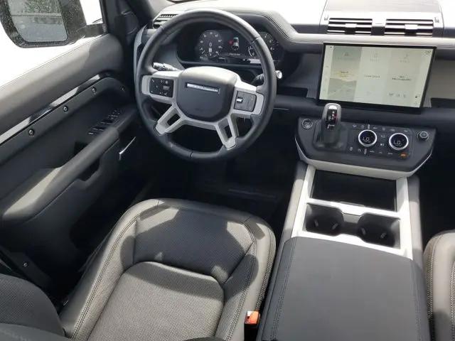2025 Land Rover Defender 110 P300
