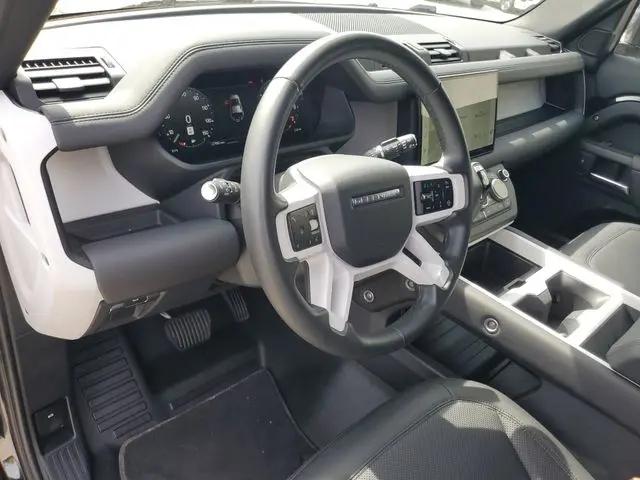 2025 Land Rover Defender 110 P300
