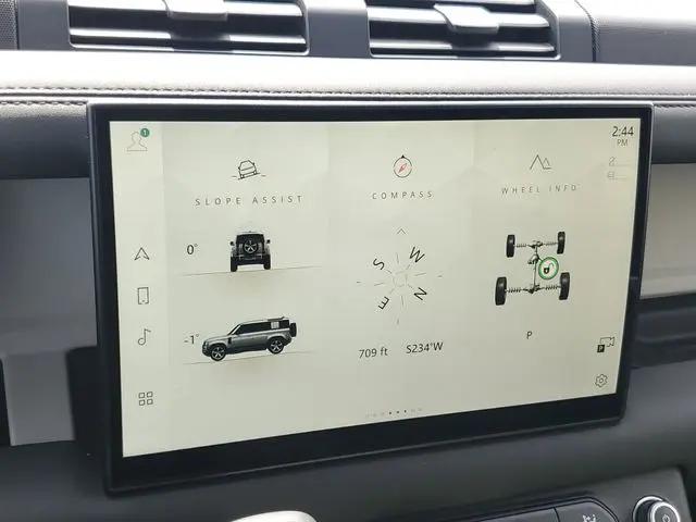 2025 Land Rover Defender 110 P300