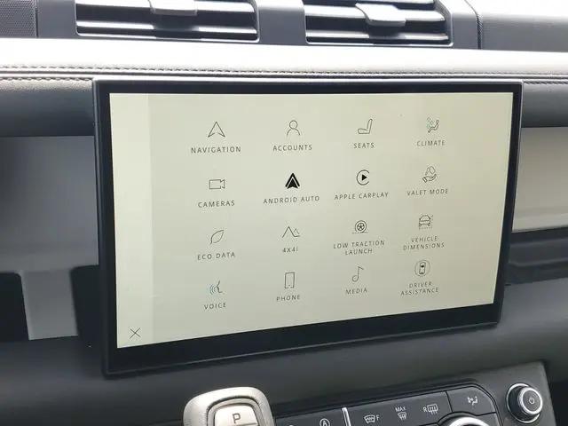 2025 Land Rover Defender 110 P300