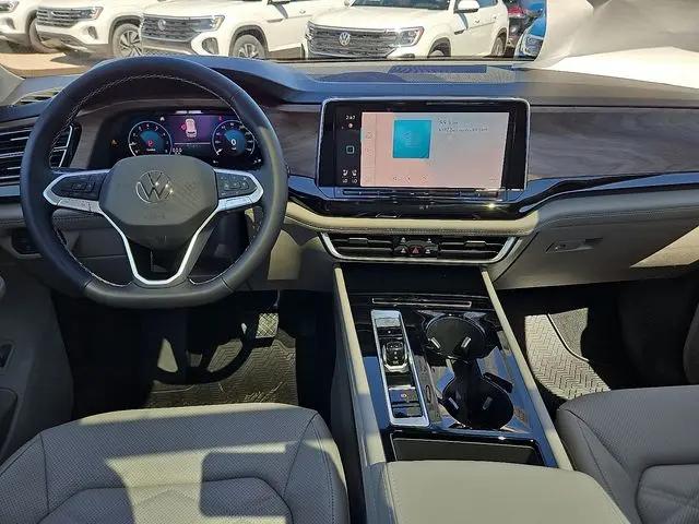 2026 Volkswagen Atlas SE with Technology