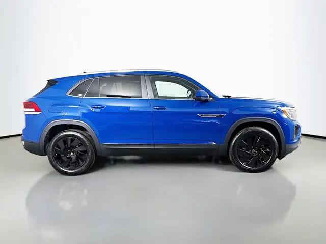 2026 Volkswagen Atlas Cross Sport SE with Technology